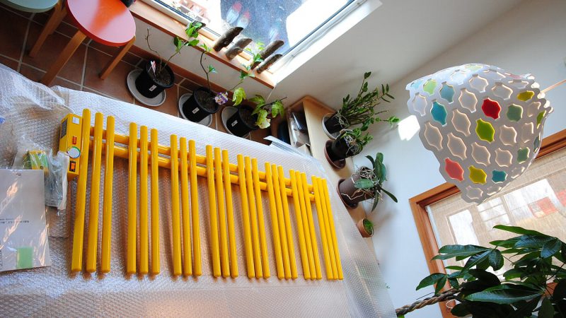[家づくりblog]うんていのある家　幸せの黄色いパネルヒーター