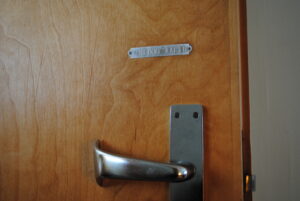 “２つの関係” 　ドアとレバーハンドルの関係